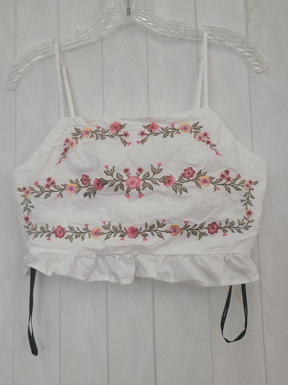 Forever 21 M White Embroidered Floral Cropped Ruffle Hem Cottagecore Tank Top